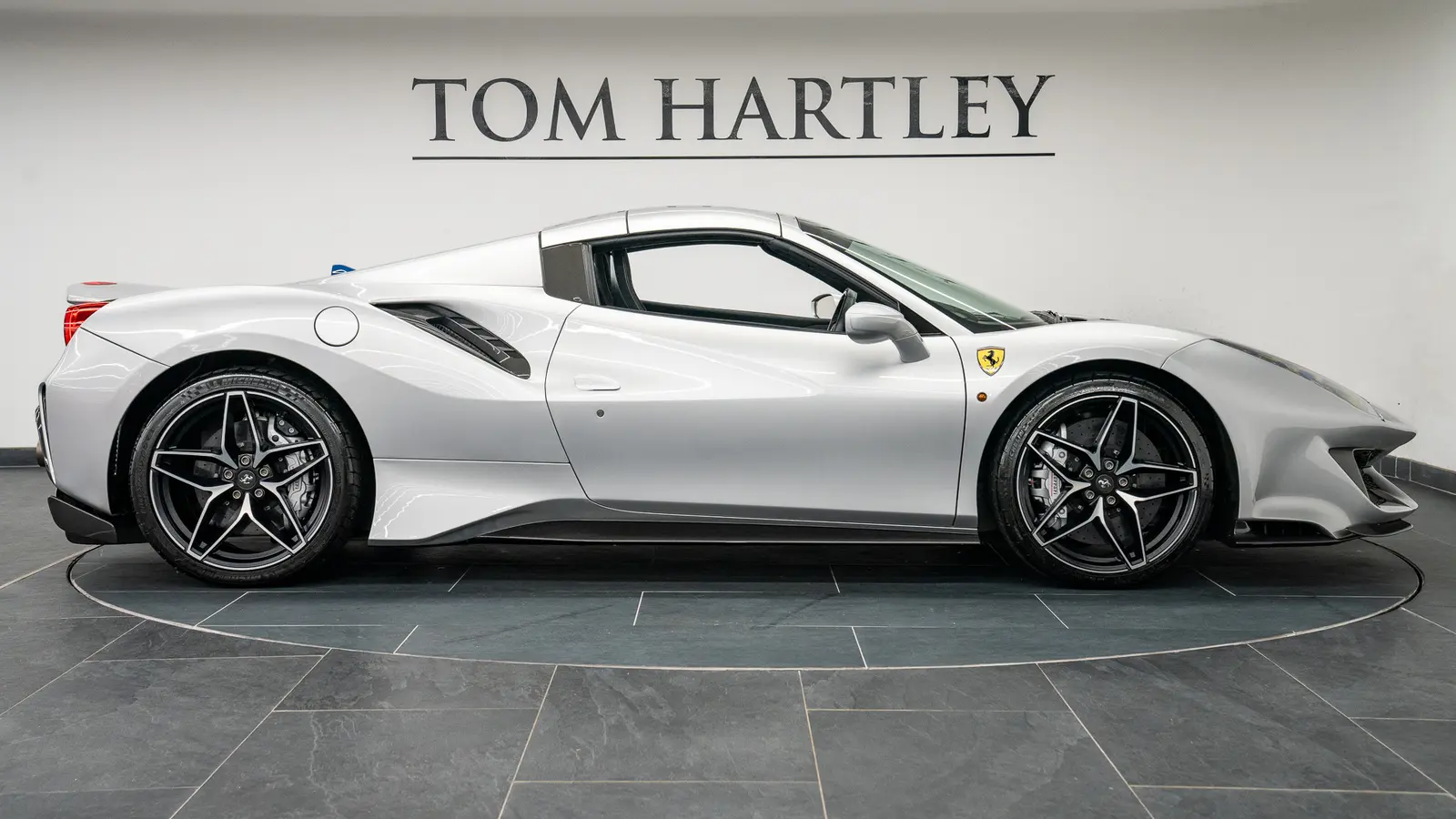2019 Ferrari 488 Pista Spider, 4/16