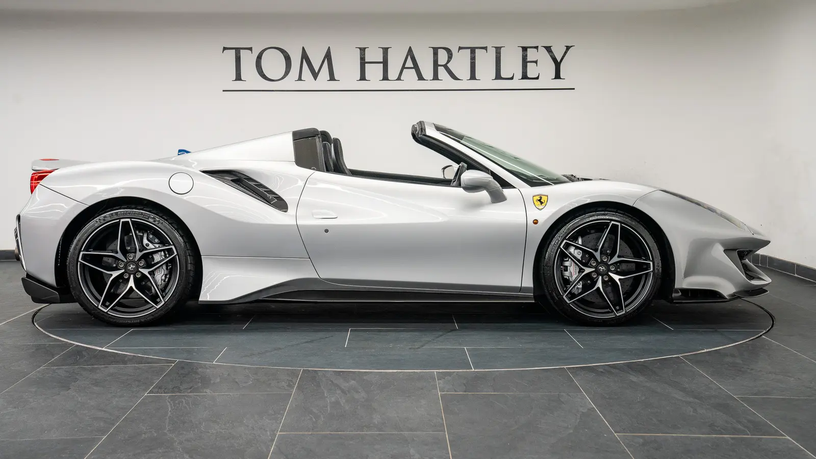 2019 Ferrari 488 Pista Spider, 12/16