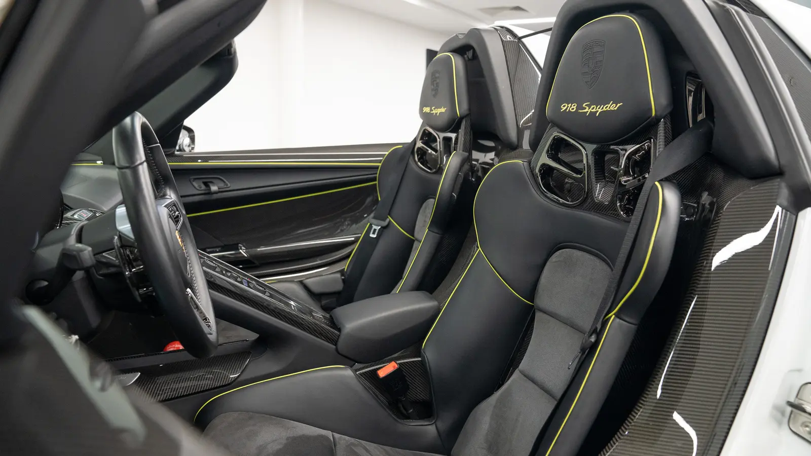 2016 Porsche 918 Spyder Weissach Package, 7/19