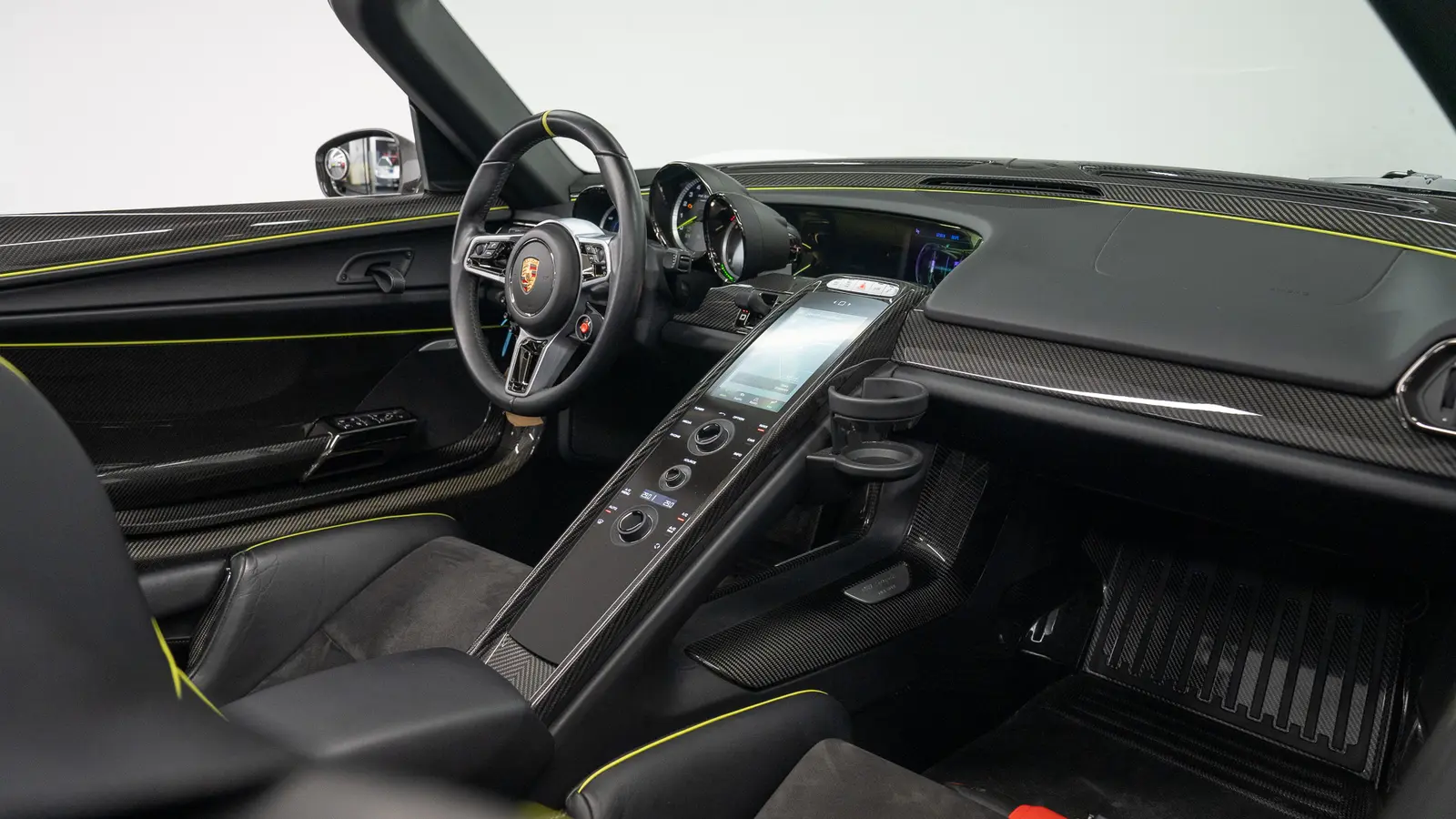 2016 Porsche 918 Spyder Weissach Package, 8/19