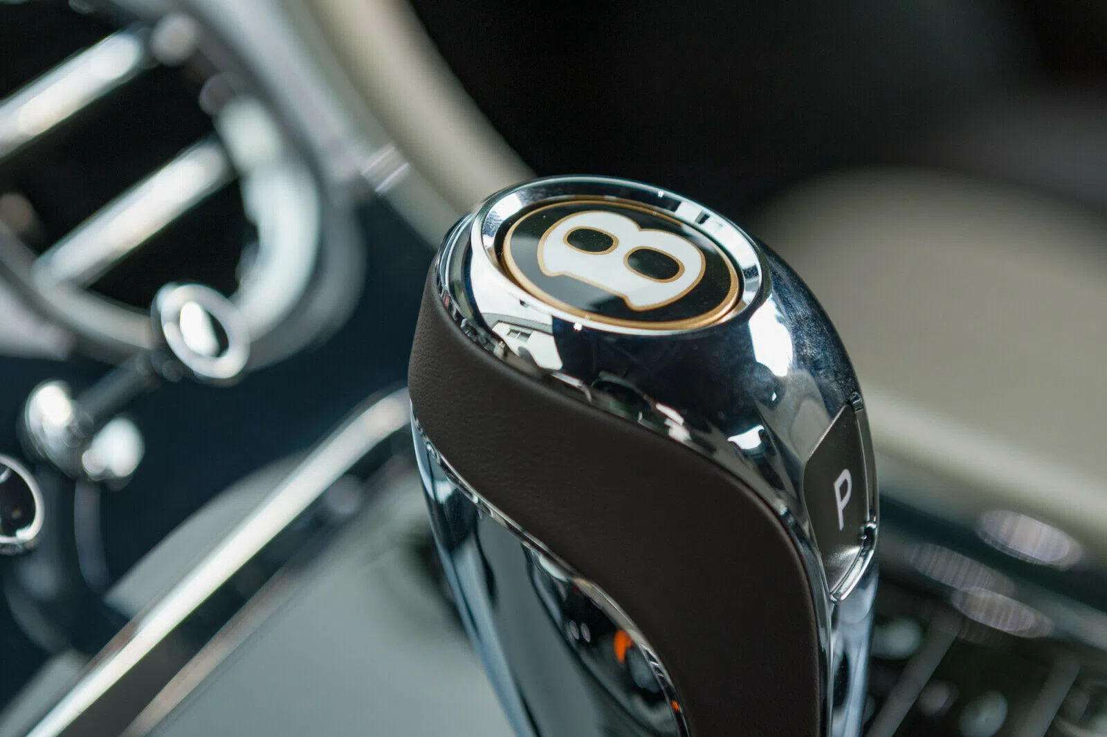 2019 Bentley Continental GT interior, center console, Beige