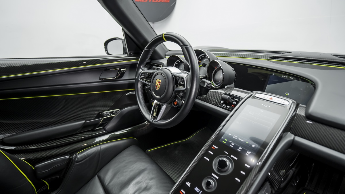 2015 Porsche 918 Spyder, 6/15