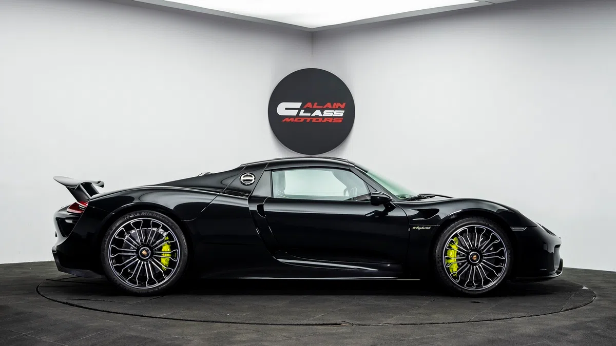 2015 Porsche 918 Spyder, side profile