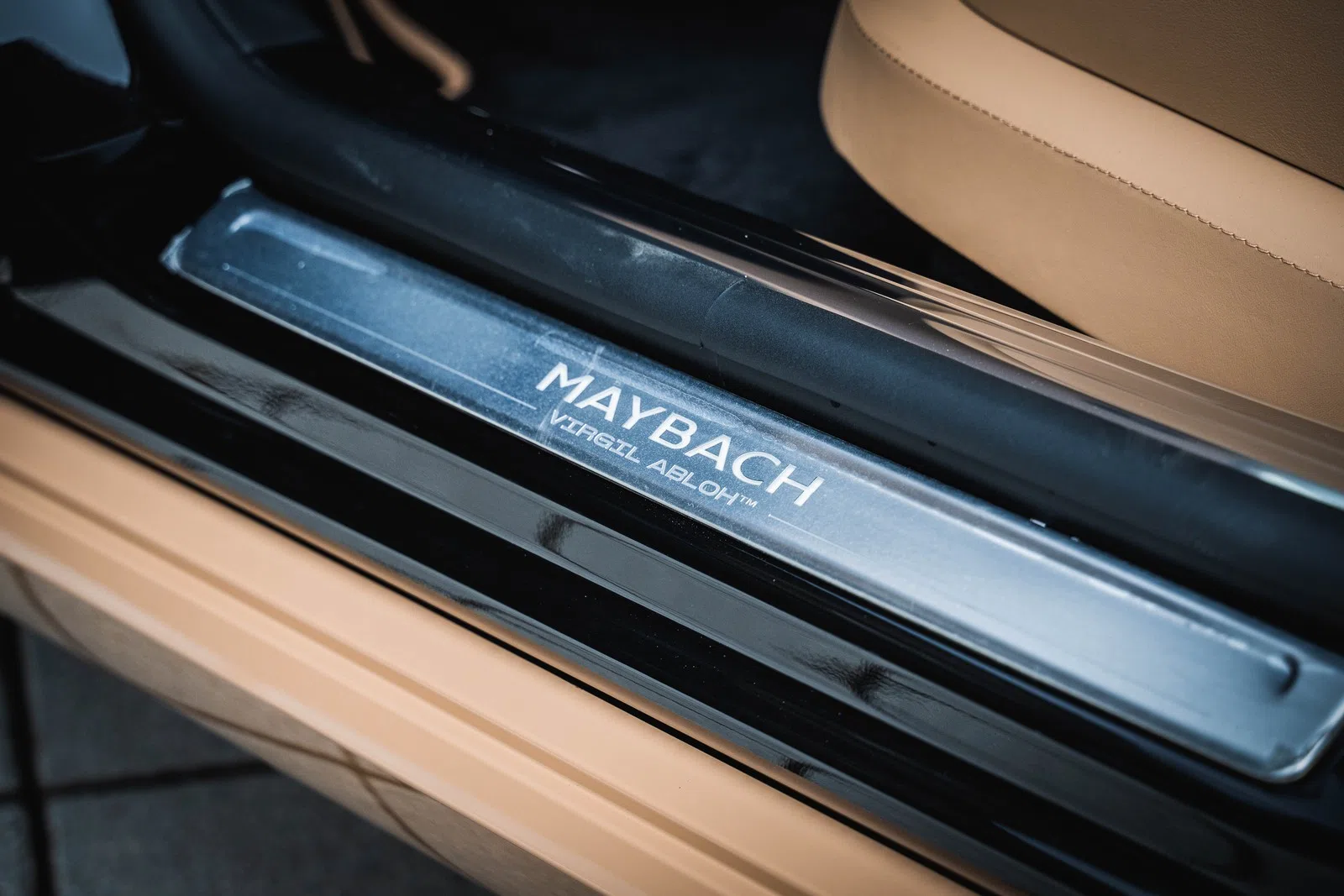 2023 Mercedes-Maybach S680 - VIRGIL ABLOH 1 OF 150 interior, door sill