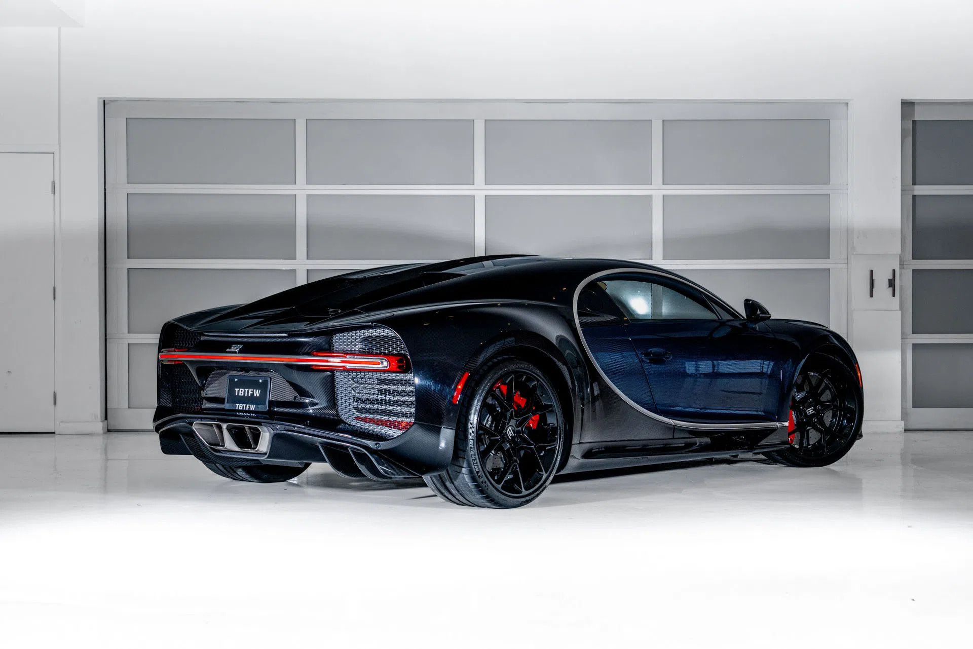 2018 Bugatti Chiron, exterior, Black and Blue Carbon
