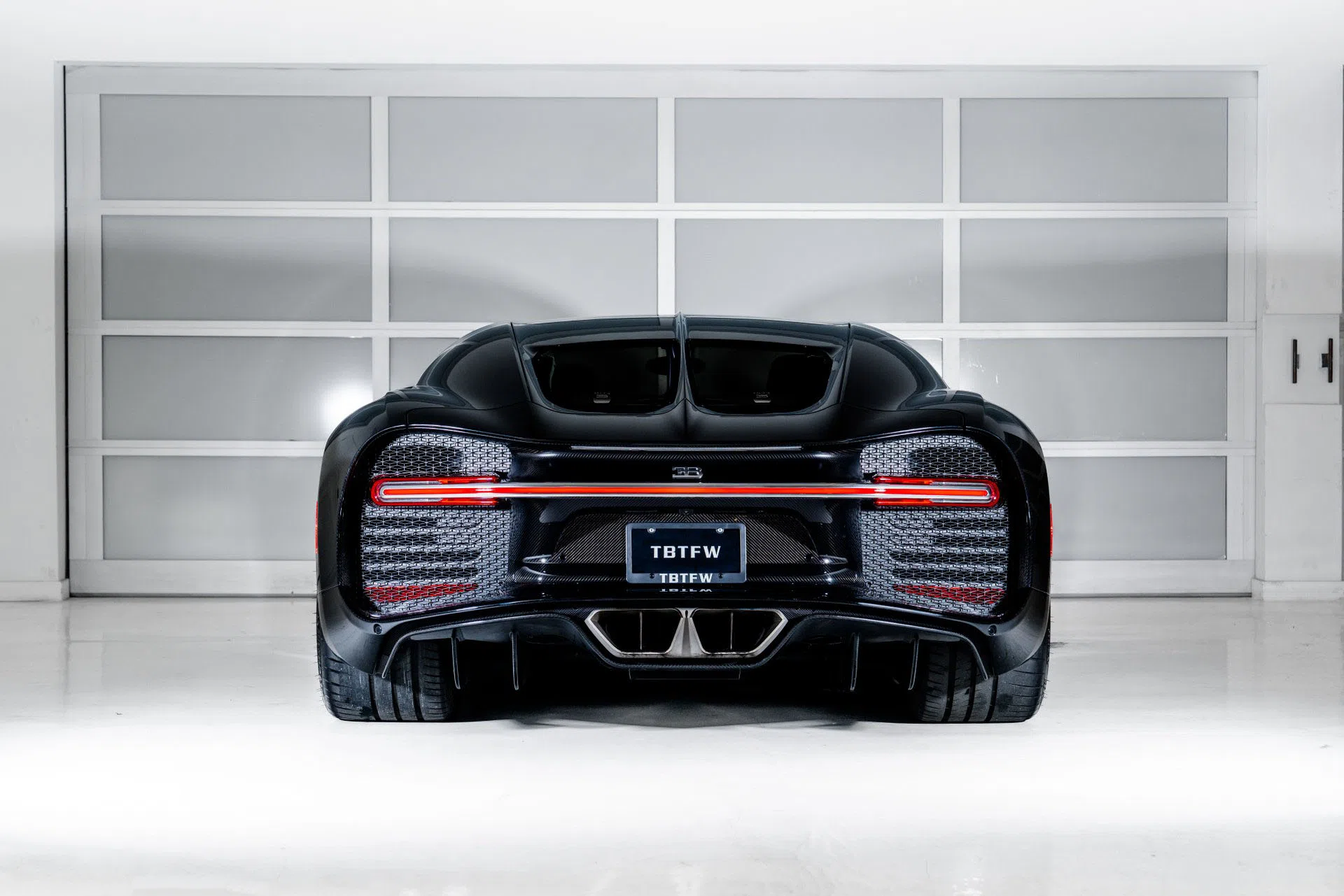 2018 Bugatti Chiron, exterior, Black and Blue Carbon