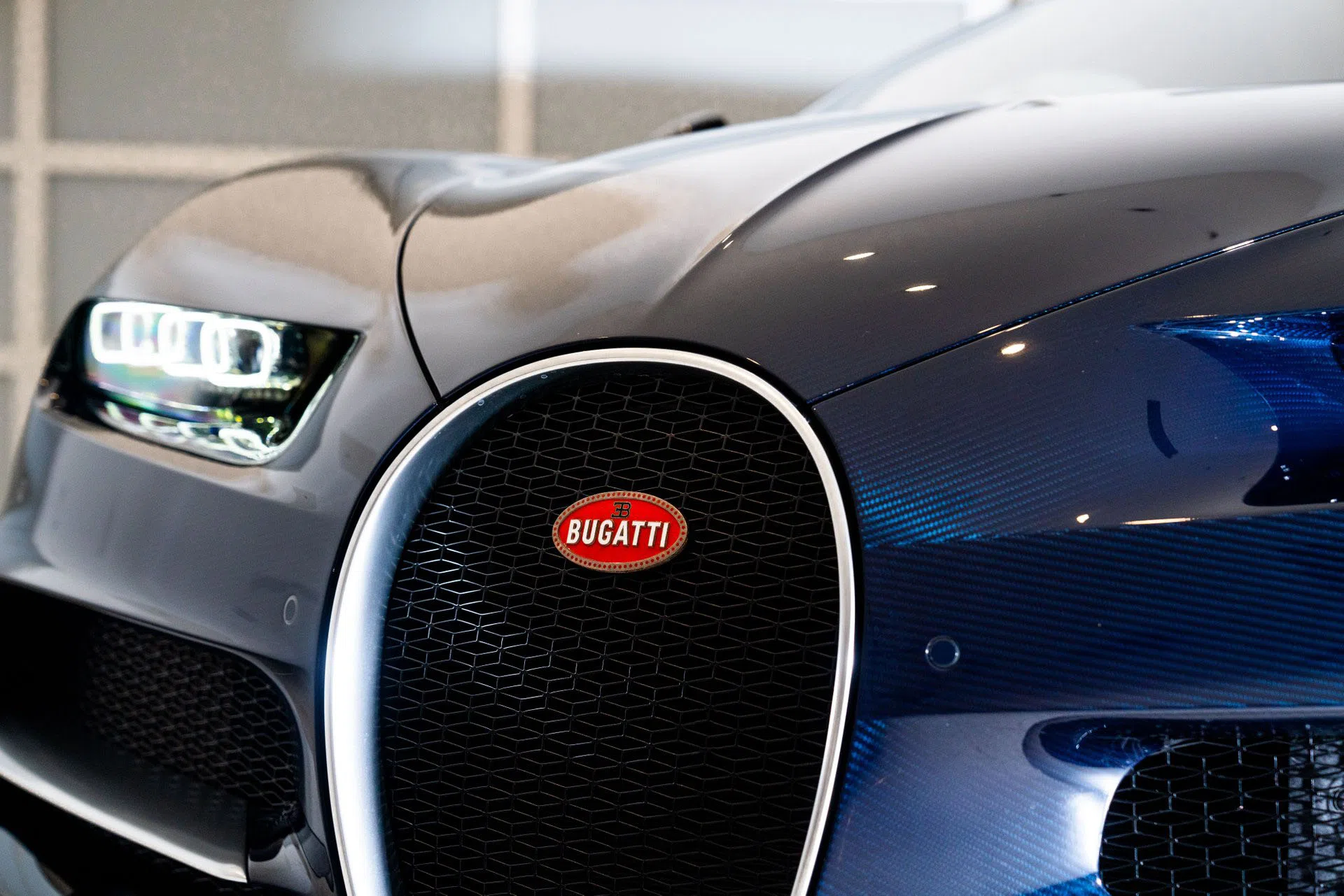 2018 Bugatti Chiron, exterior, Black and Blue Carbon