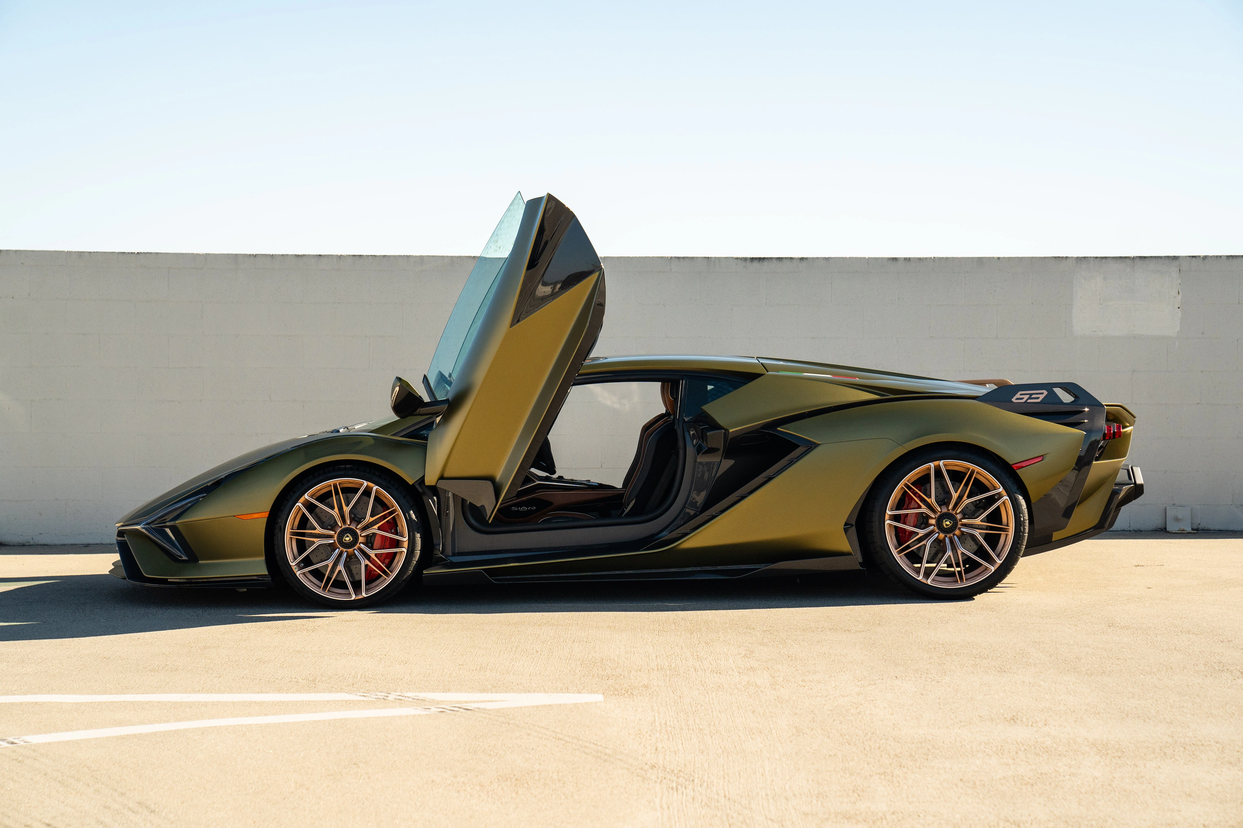 2020 Lamborghini Sián FKP 37, 2/14