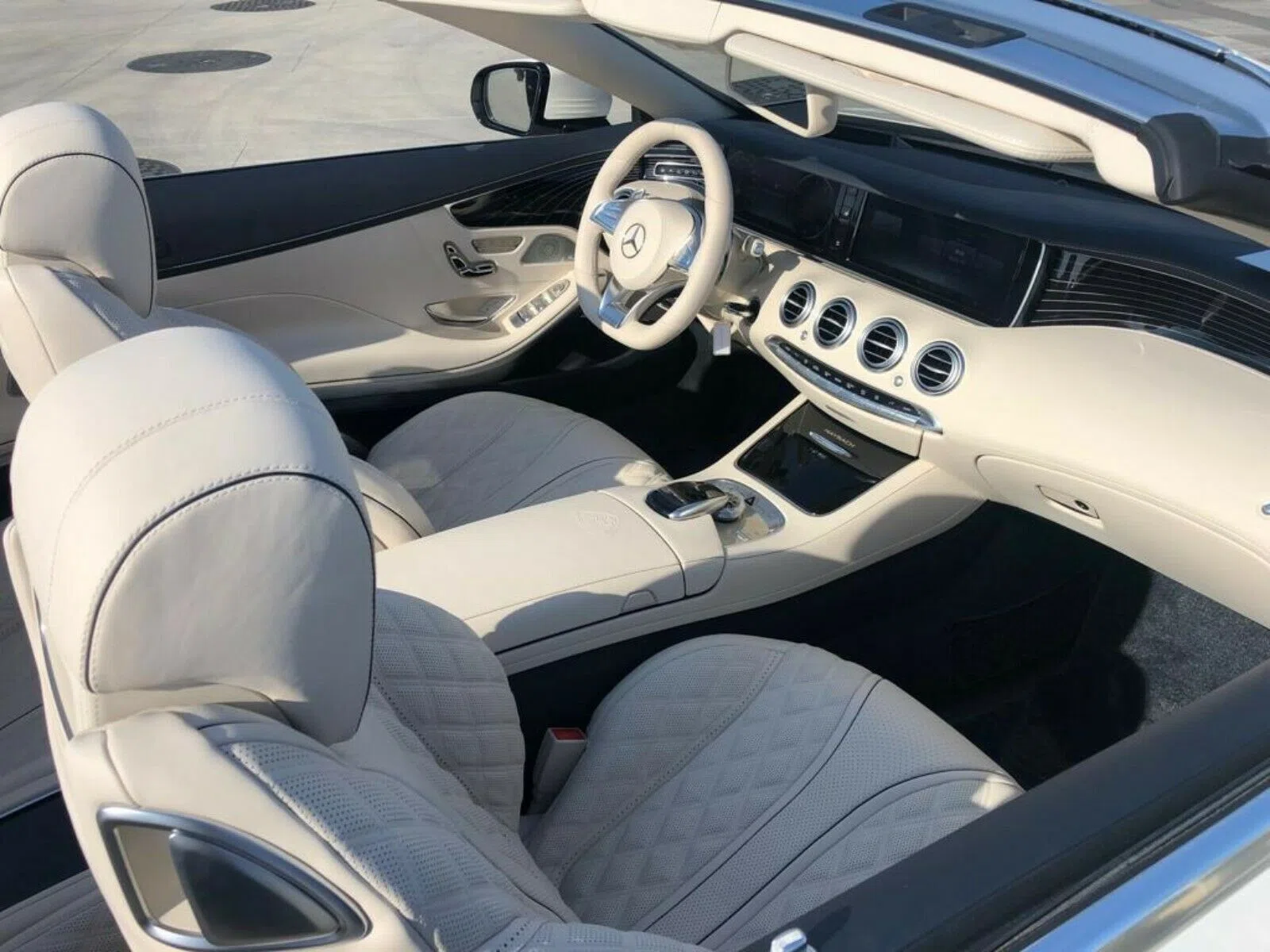 2019 Mercedes-Maybach S 650 Cabriolet 1 of 300 interior, Beige