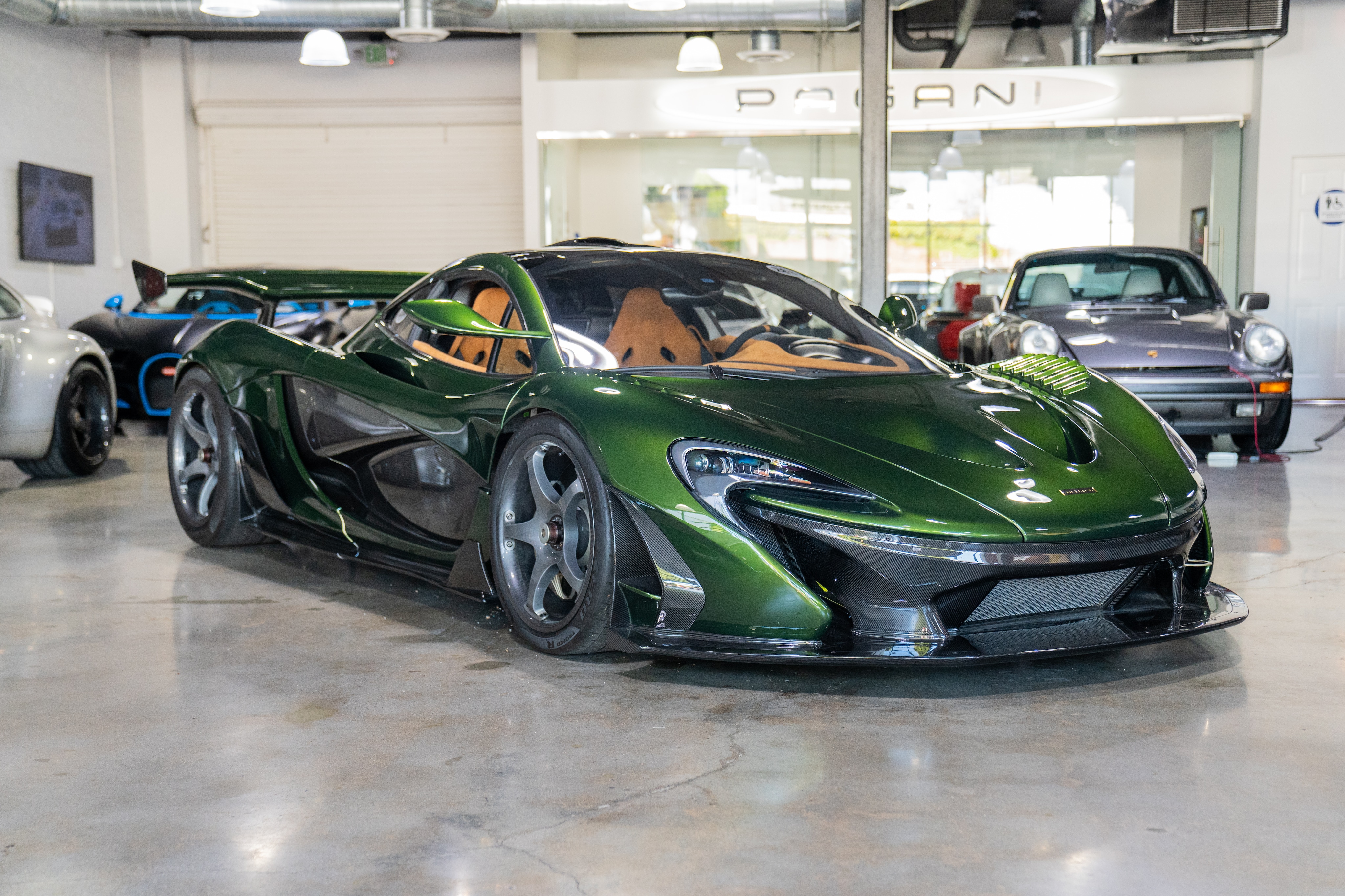 2015 McLaren P1 HDK, 2/13