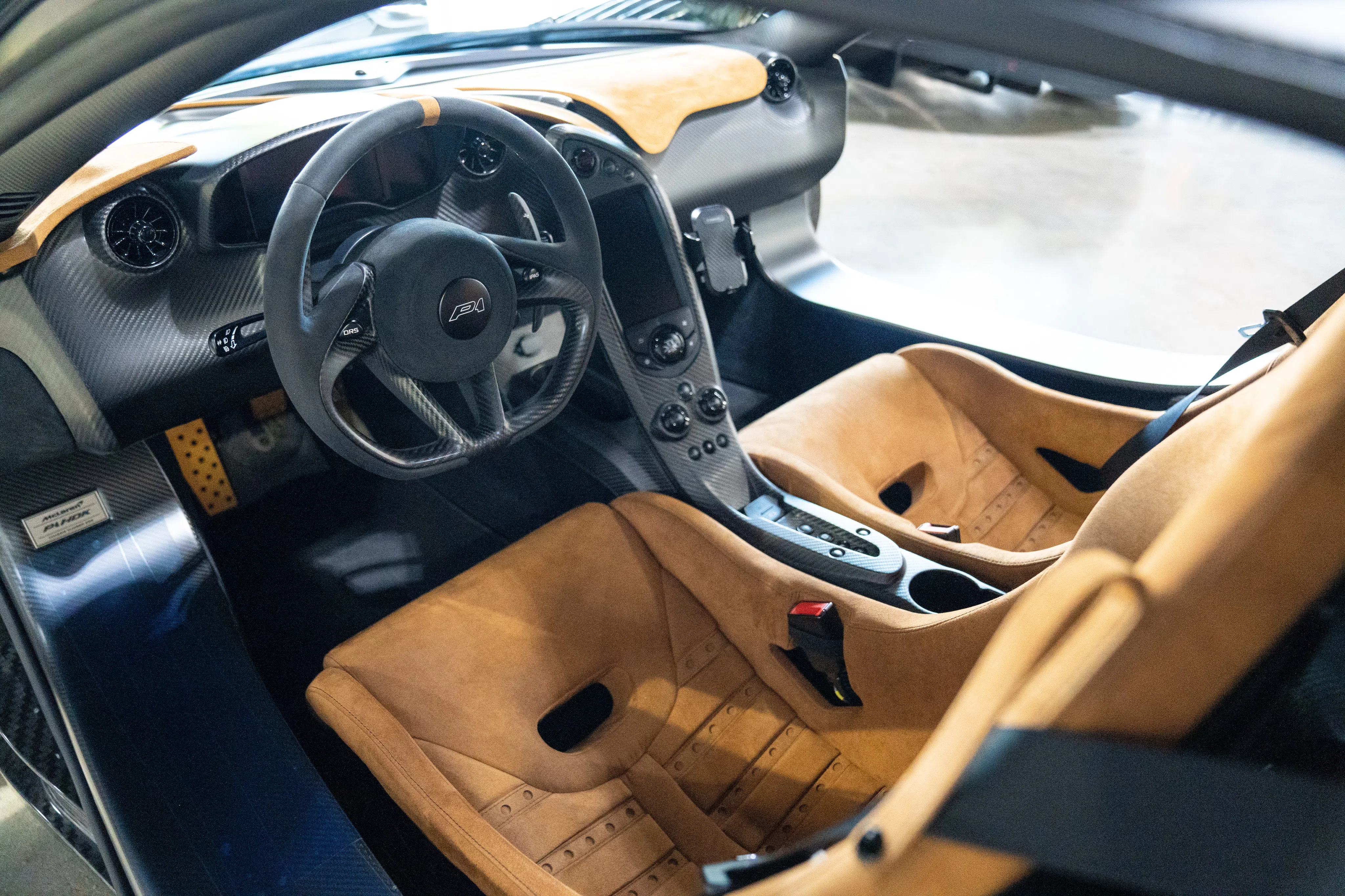 2015 McLaren P1 HDK interior, Tan