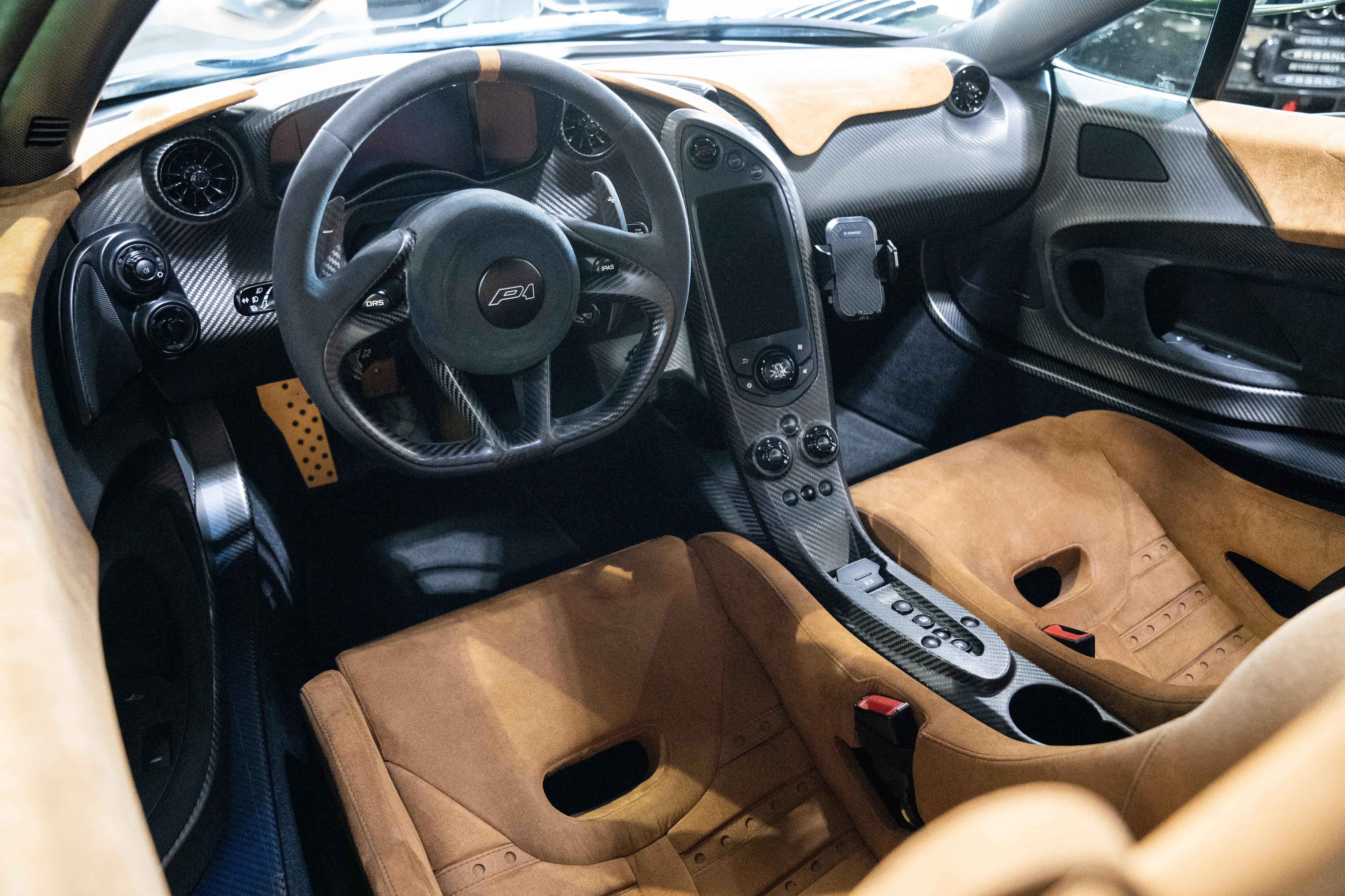 2015 McLaren P1 HDK, 12/13