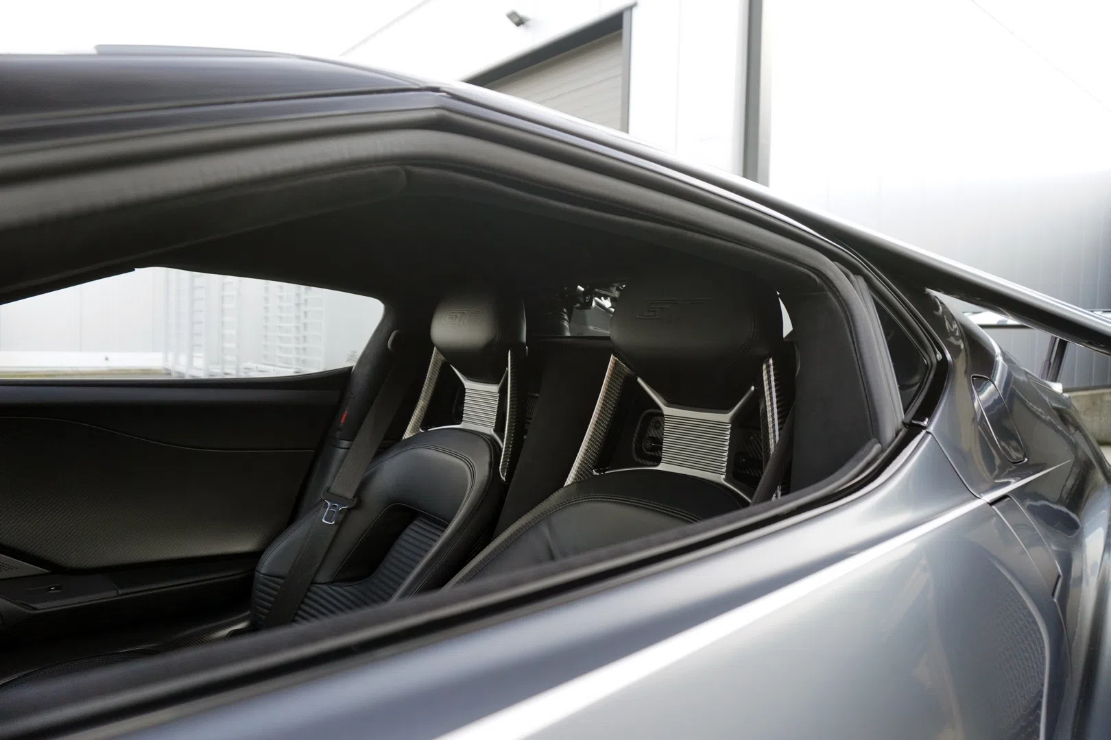 2018 Ford GT interior