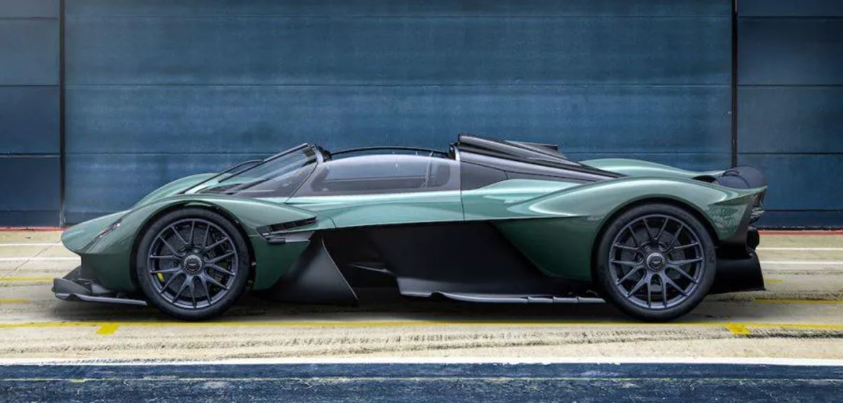 2022 Aston Martin Valkyrie Spider, 2/3
