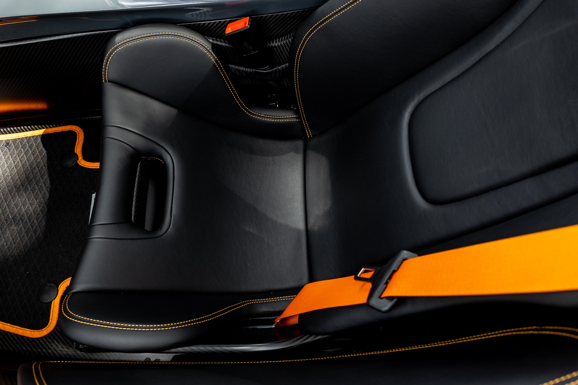 2021 McLaren Elva Bespoke, 16/17
