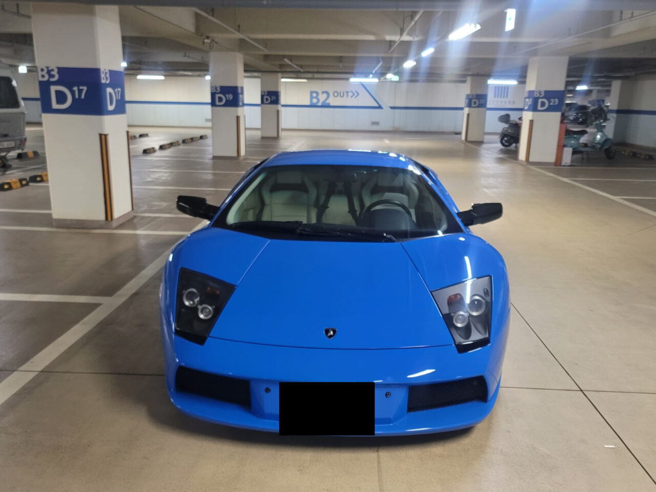 2005 Lamborghini Murciélago, 3/12
