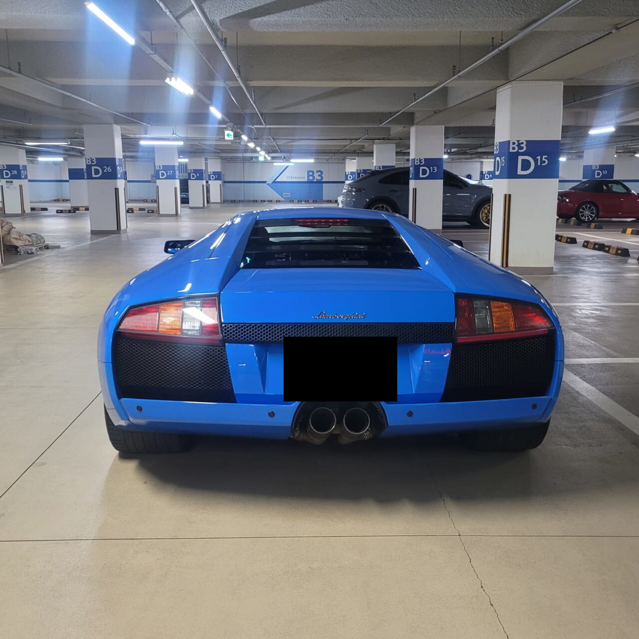 2005 Lamborghini Murciélago, 4/12