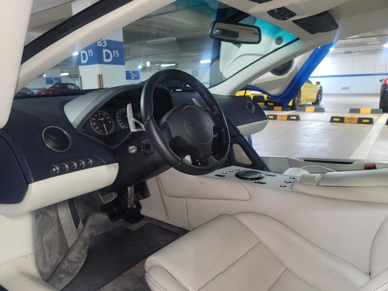 2005 Lamborghini Murciélago, 6/12