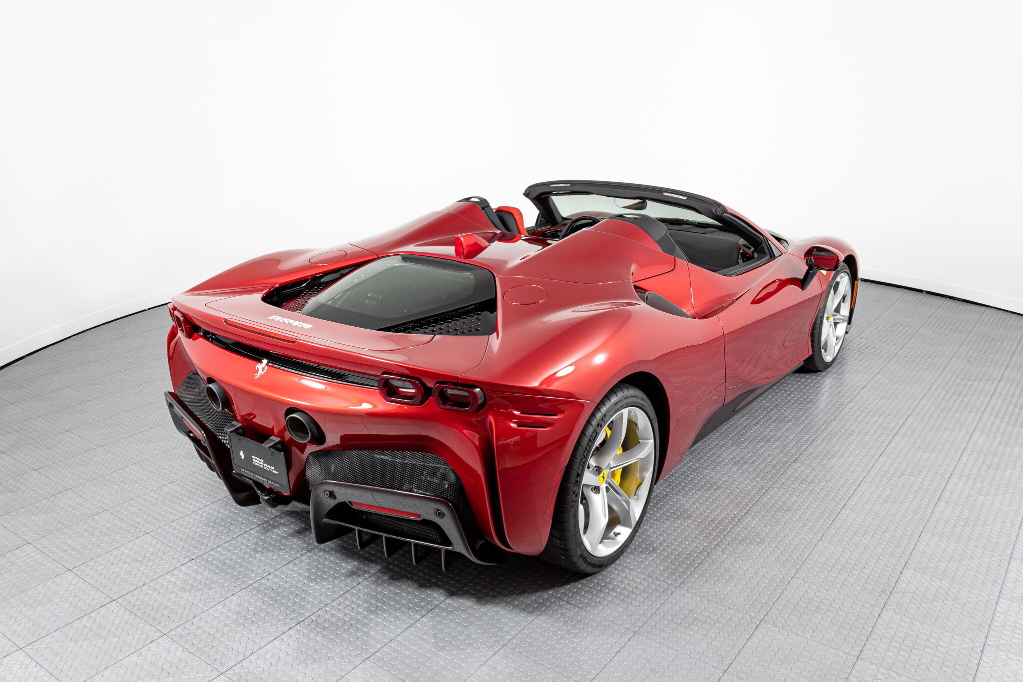 2023 FERRARI SF90 SPIDER, 9/18