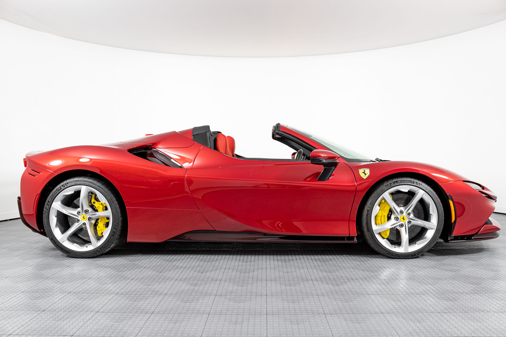 2023 FERRARI SF90 SPIDER, 12/18