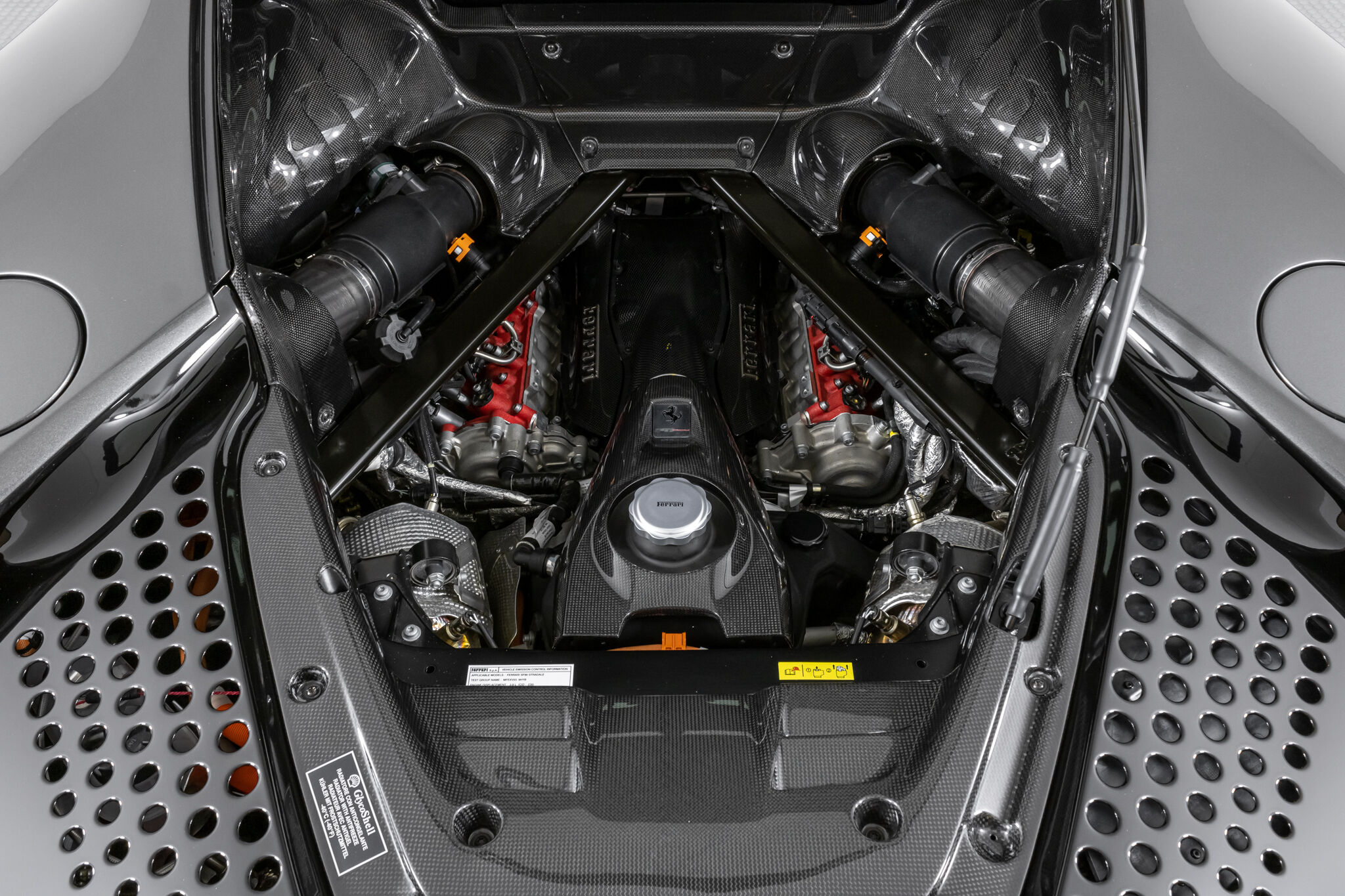 2021 FERRARI SF90 STRADALE, 4/17