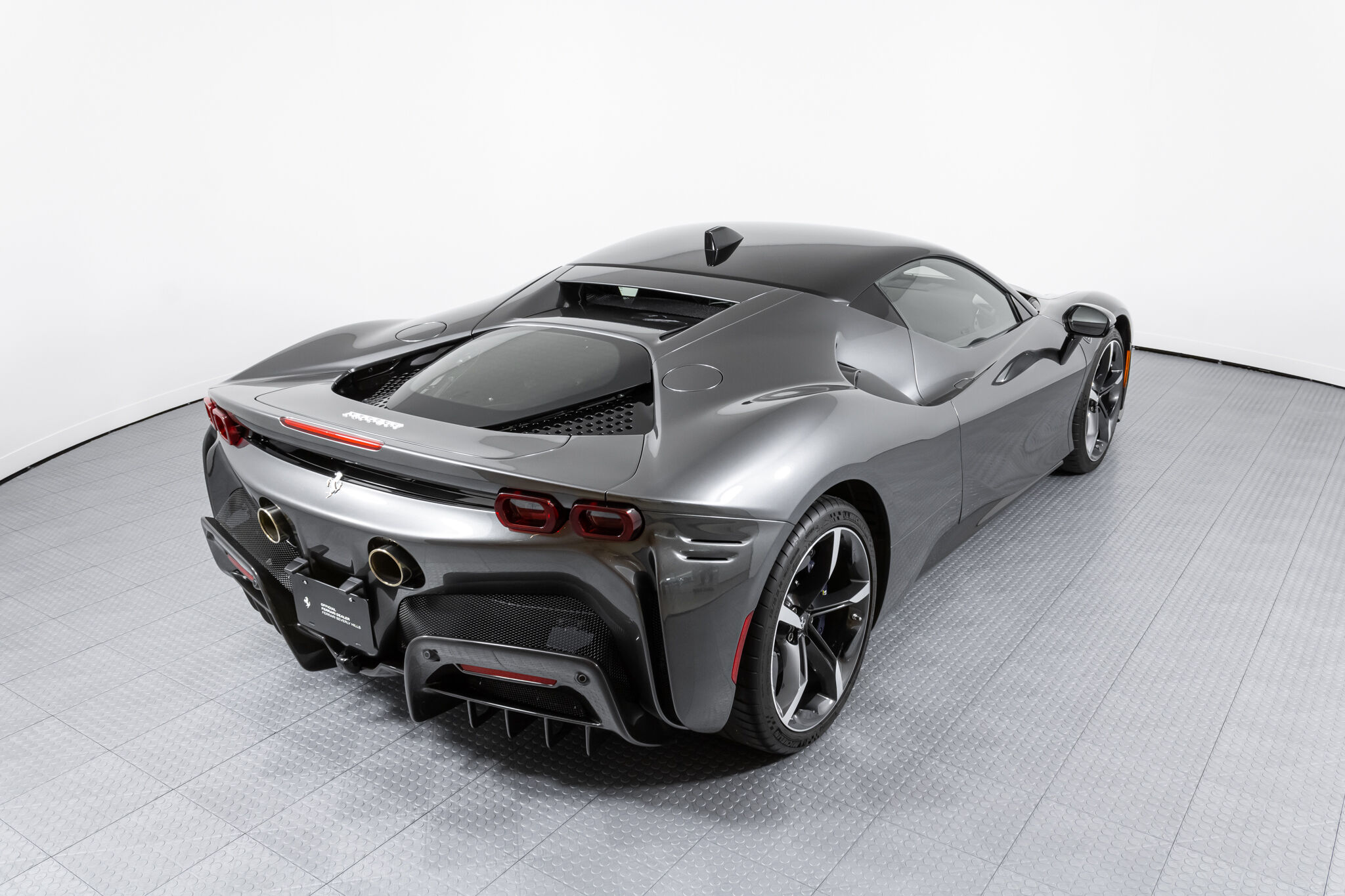 2021 FERRARI SF90 STRADALE, 8/17
