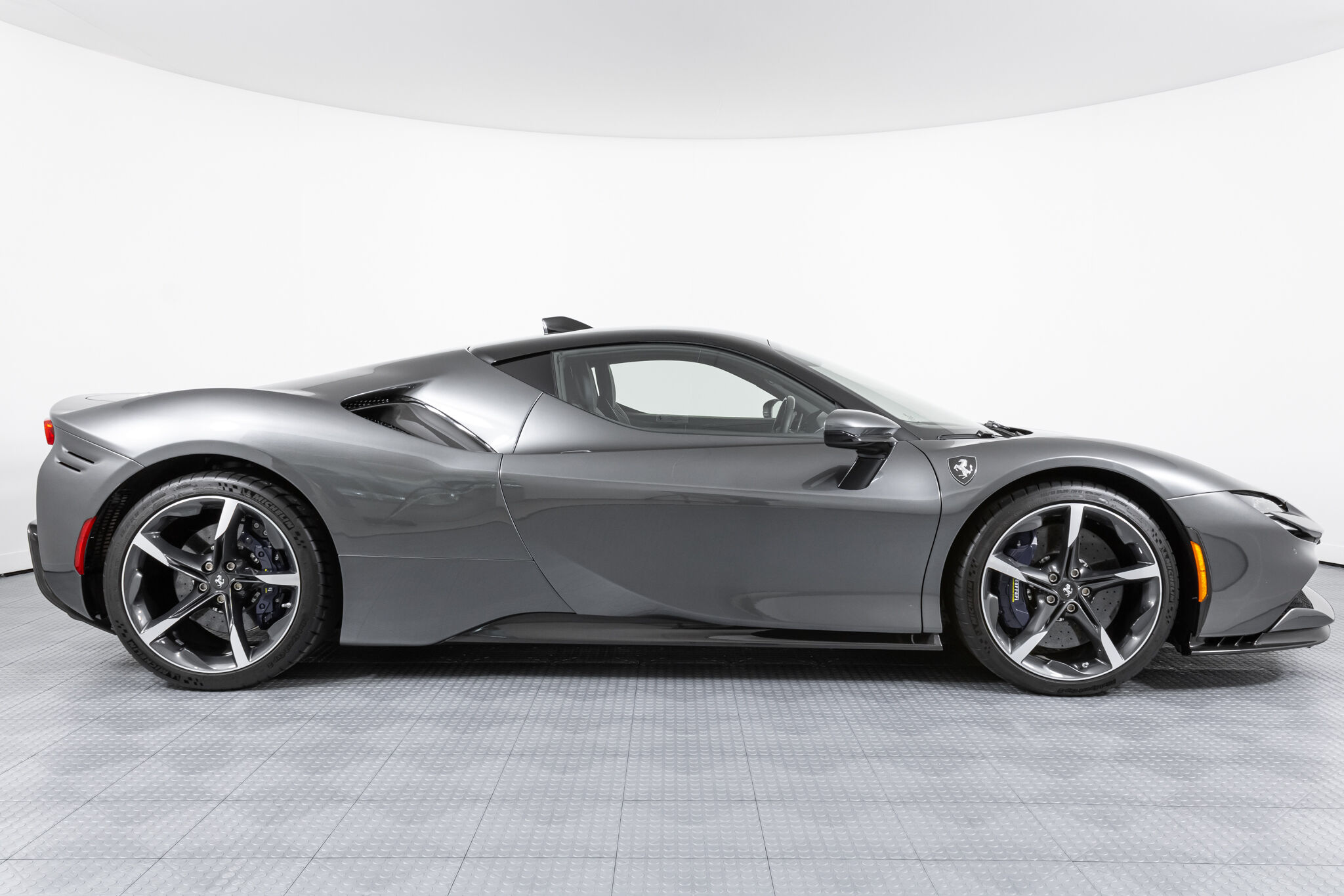2021 FERRARI SF90 STRADALE, 11/17