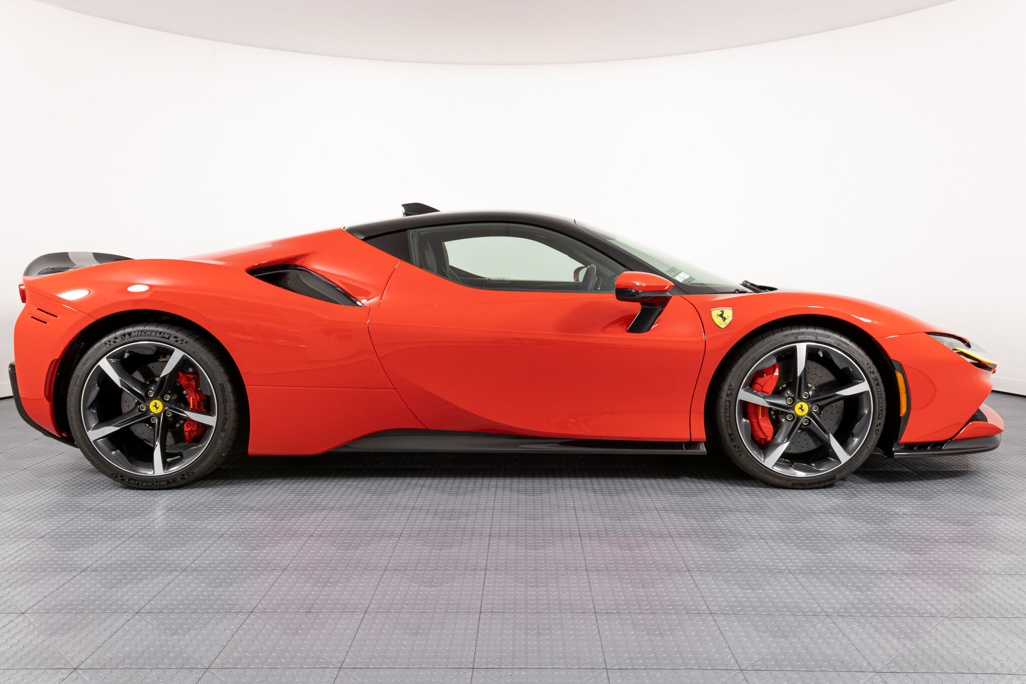 2021 FERRARI SF90 STRADALE, 12/39