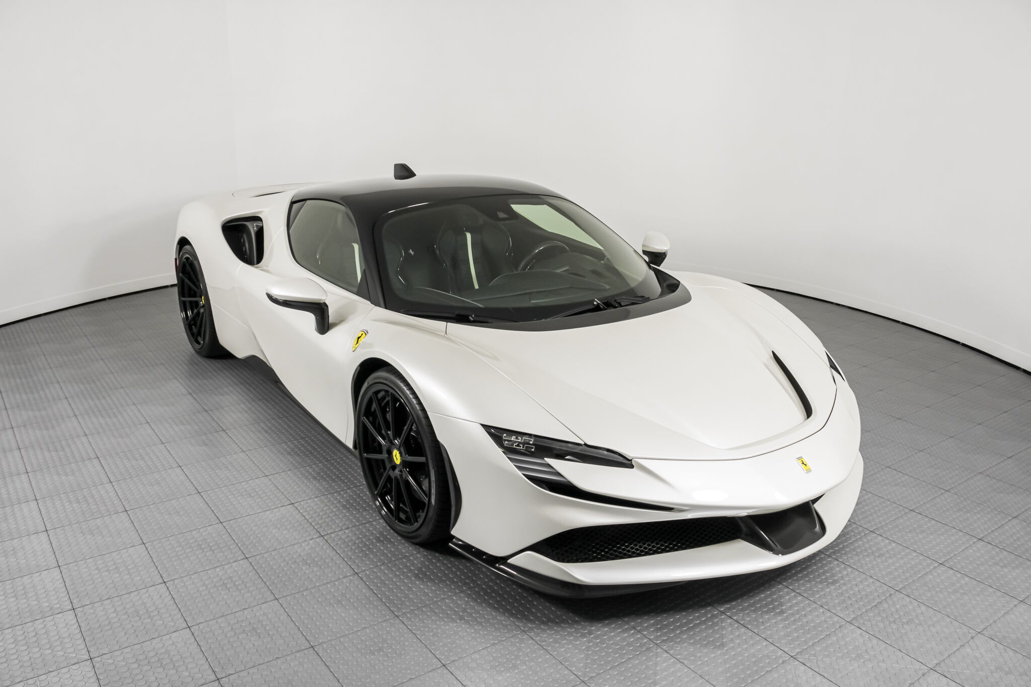 2022 FERRARI SF90 STRADALE