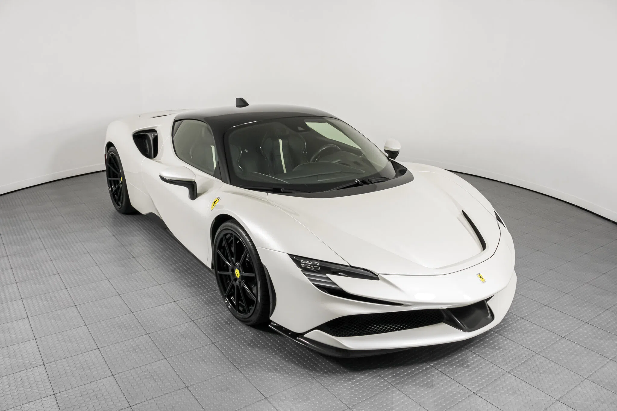 2022 FERRARI SF90 STRADALE