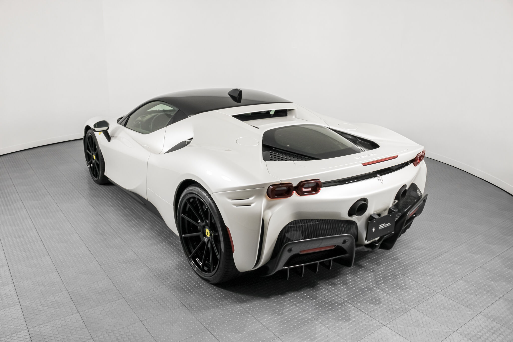 2022 FERRARI SF90 STRADALE, 10/18