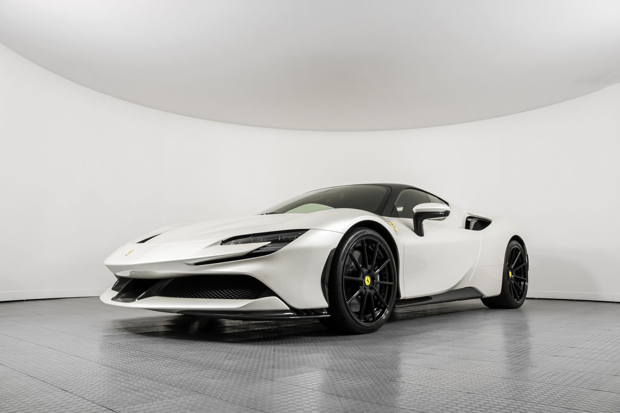 2022 FERRARI SF90 STRADALE, 11/18