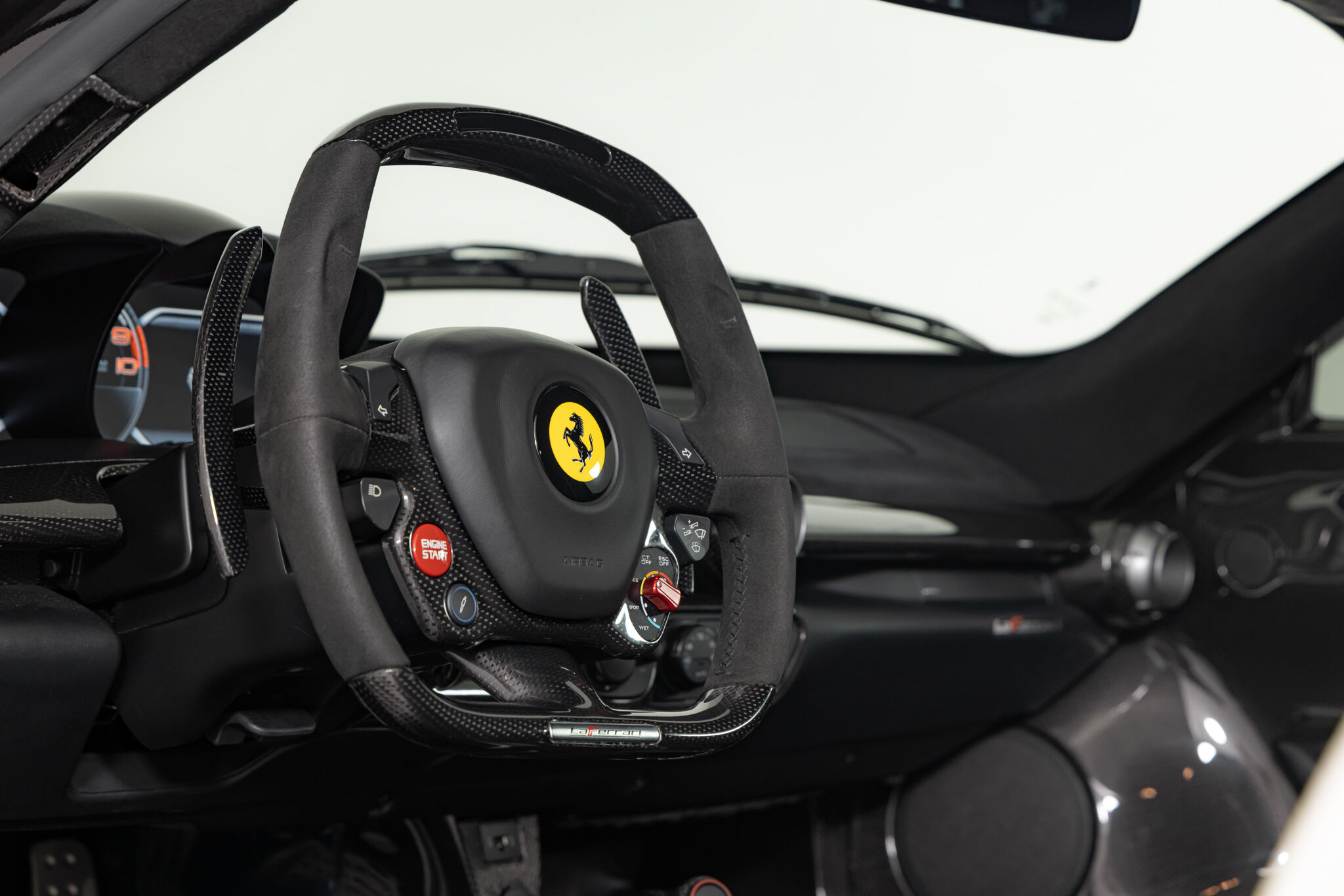 2014 FERRARI LAFERRARI, 4/19