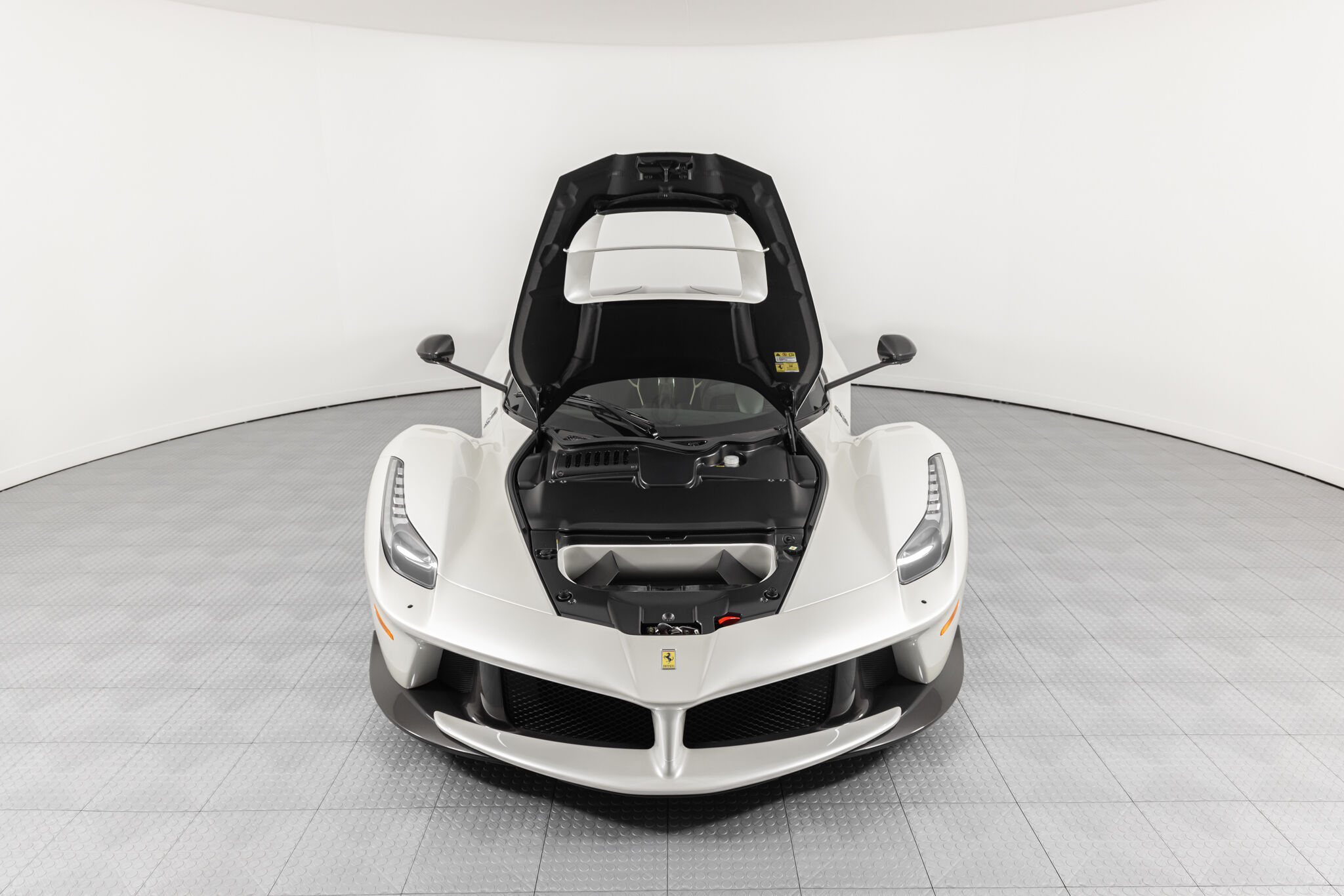 2014 FERRARI LAFERRARI, 8/19