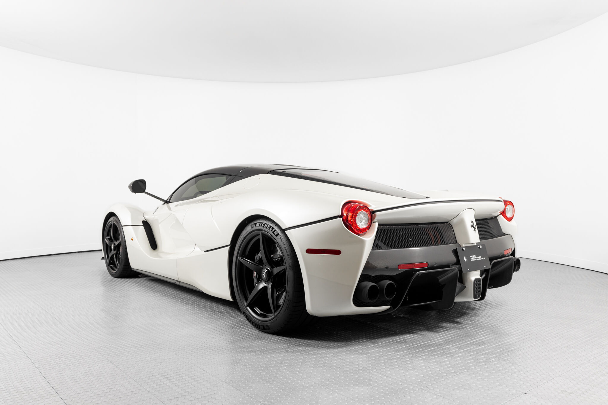 2014 FERRARI LAFERRARI, 16/19