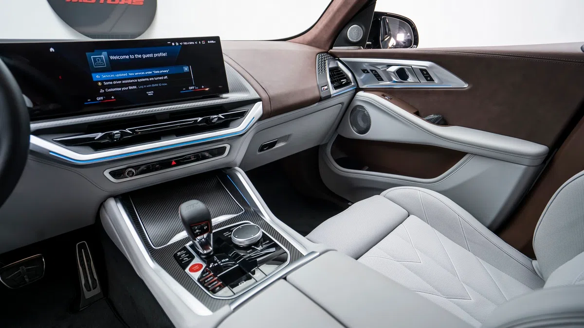 2023 BMW XM interior