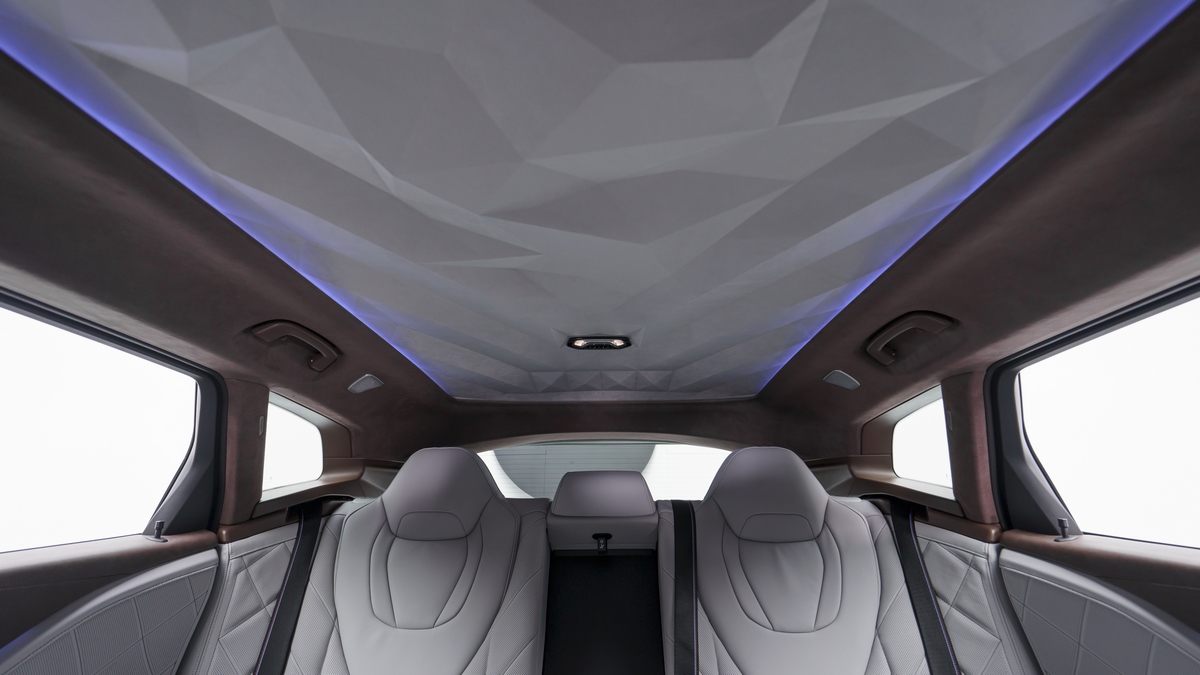 2023 BMW XM, 5/16