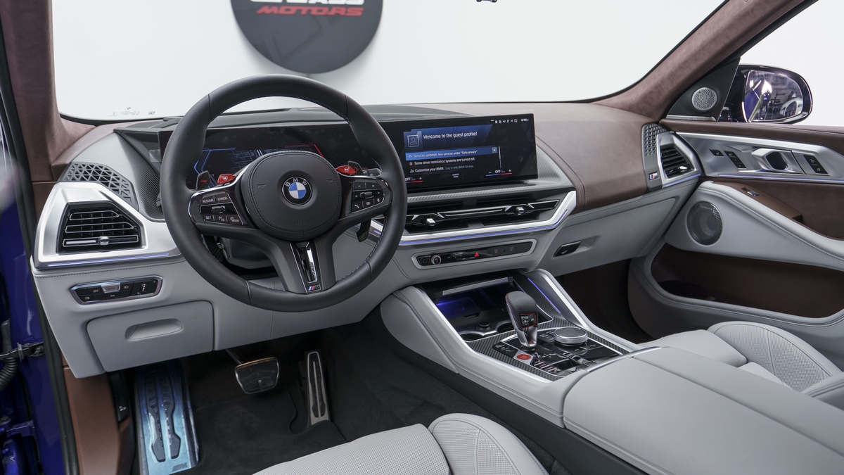 2023 BMW XM, 10/16