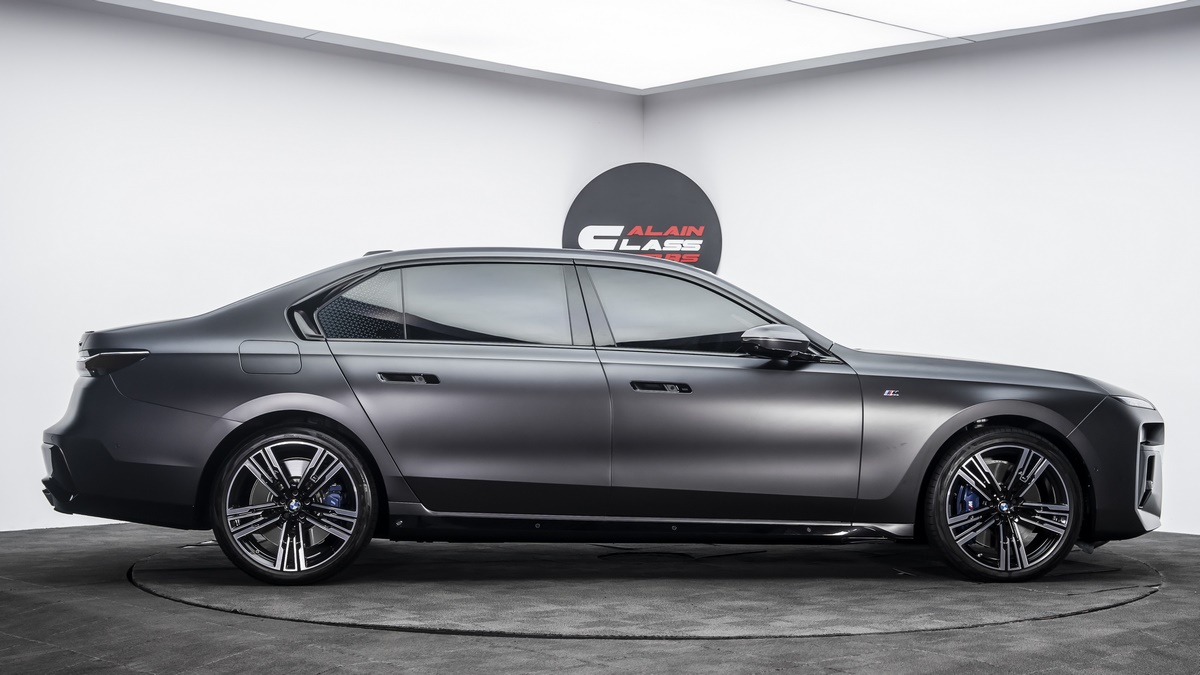 2023 BMW 760i XDrive, 2/17