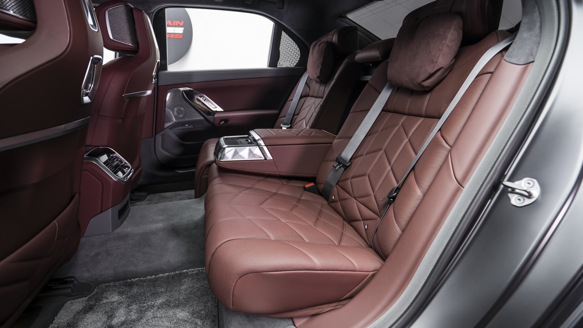 2023 BMW 760i XDrive, 4/17