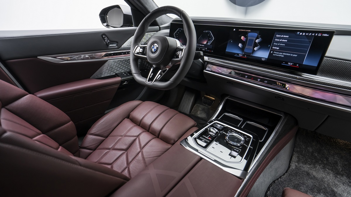 2023 BMW 760i XDrive, 8/17