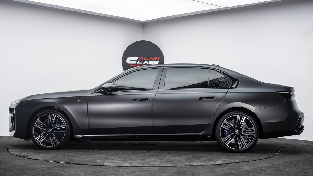 2023 BMW 760i XDrive, 13/17