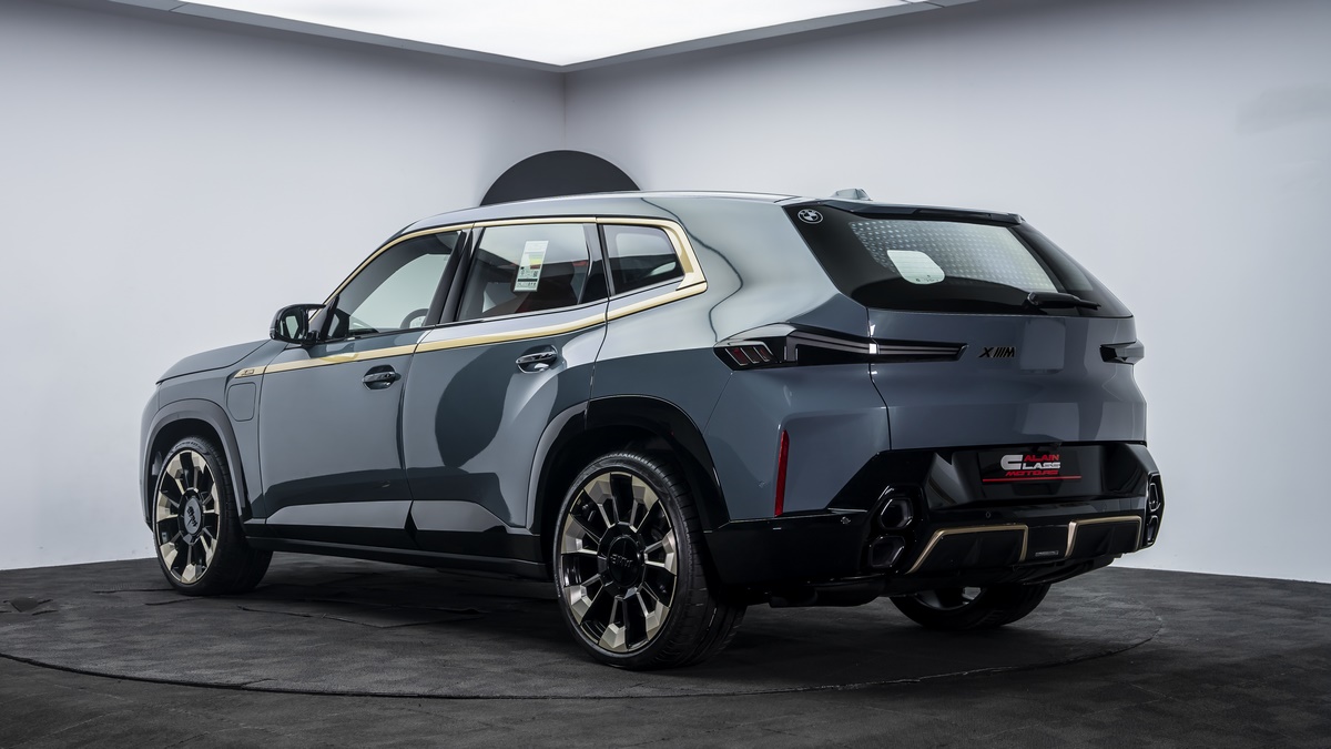 2023 BMW XM, 14/17