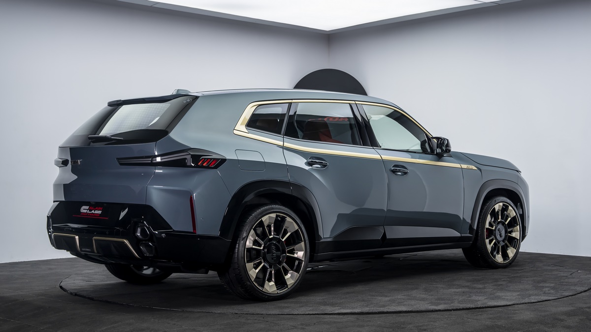 2023 BMW XM, 16/17