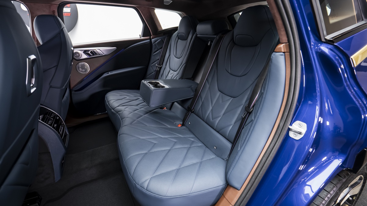 2023 BMW XM, 4/14