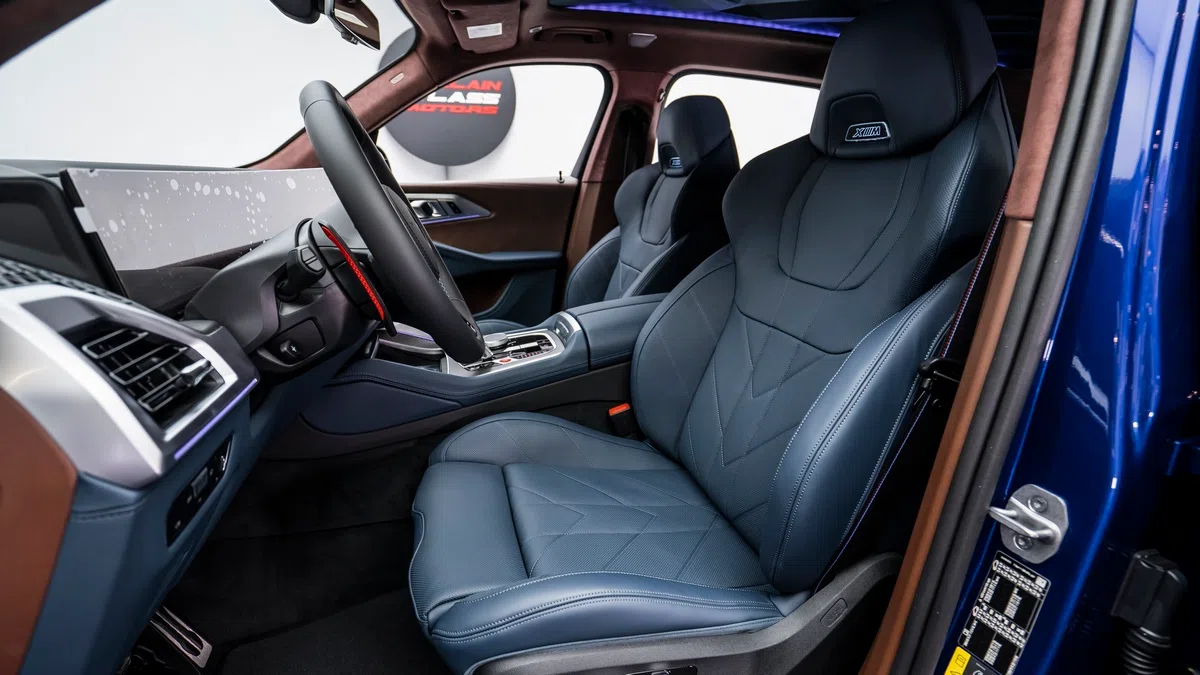 2023 BMW XM interior, seats