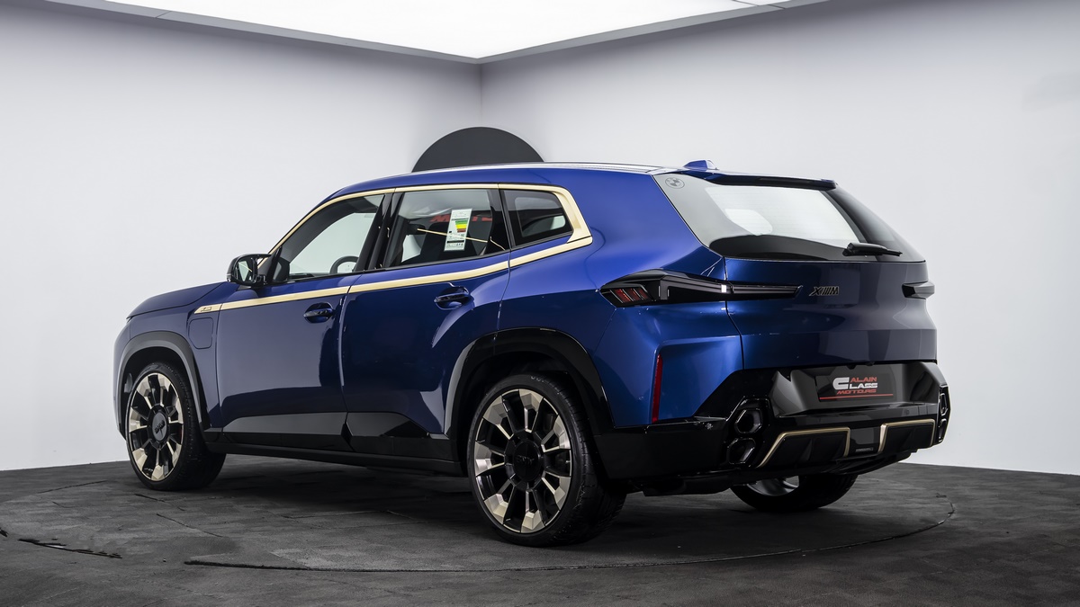 2023 BMW XM, 9/14