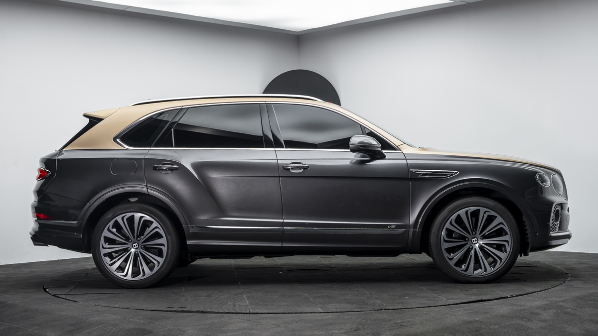2021 Bentley Bentayga, 18/19