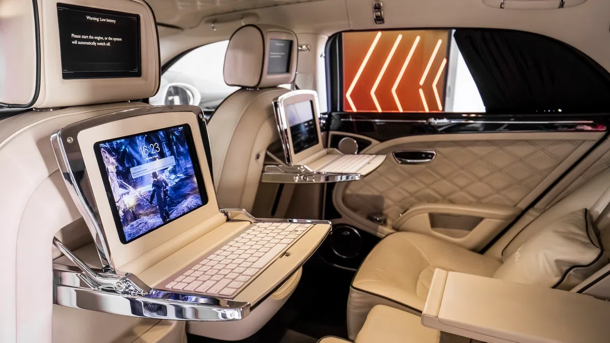 2015 Bentley Mulsanne Majestic 1 of 5 interior