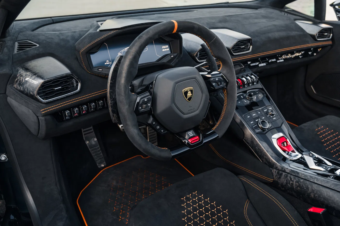 2018 Lamborghini Huracán Performante Spyder interior, dashboard
